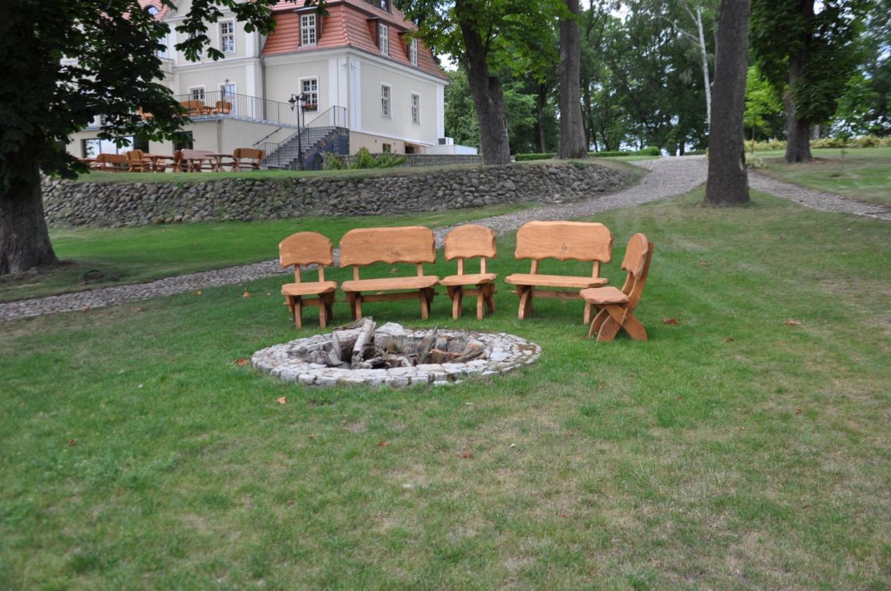 Rezydencja Marii Rybieniec Hotel Kiszkowo Esterno foto