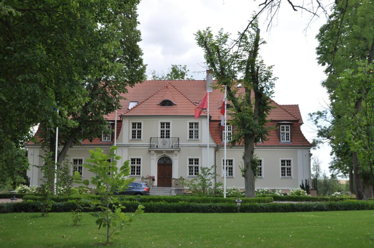 Rezydencja Marii Rybieniec Hotel Kiszkowo Esterno foto